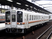 train-kiha11-gifu2-s.JPG